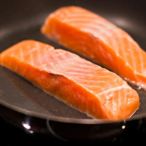 7 foods to help prevent dry eyes