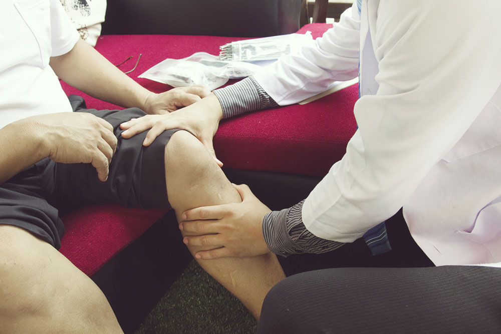 9 early osteoporosis signs that shouldn’t be ignored